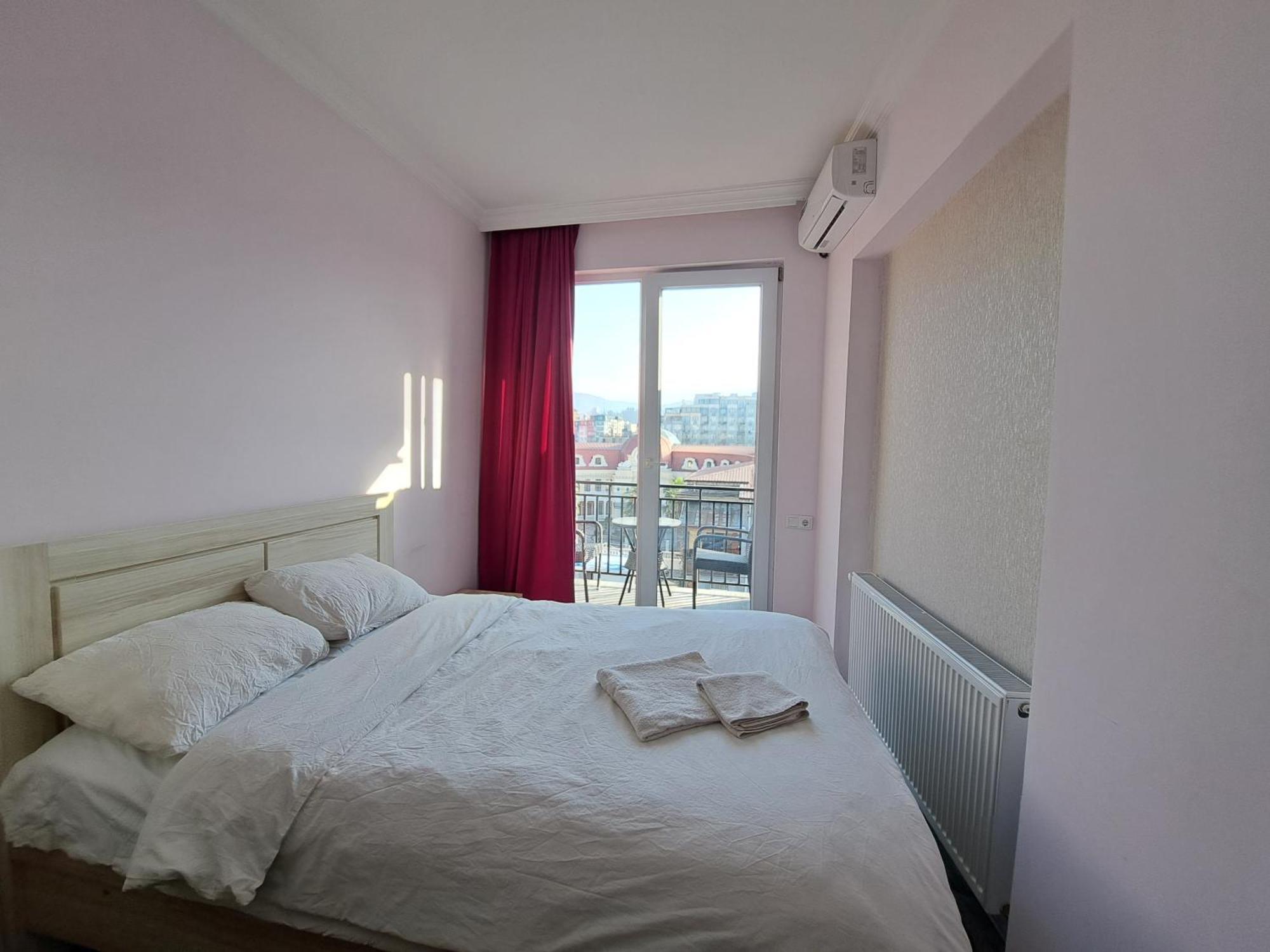 באטומי Karvi Hostel & Suites מראה חיצוני תמונה