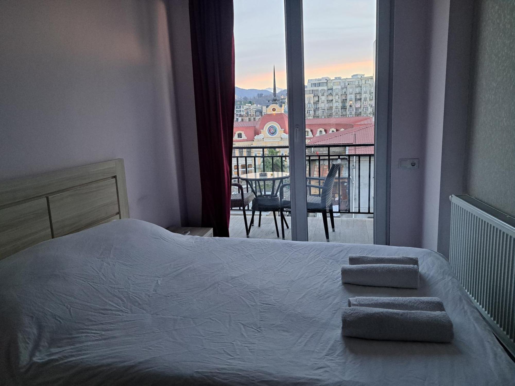 באטומי Karvi Hostel & Suites מראה חיצוני תמונה