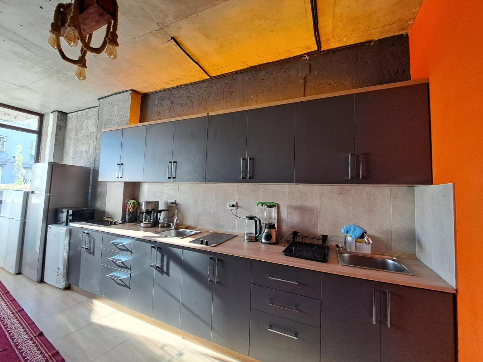 באטומי Karvi Hostel & Suites מראה חיצוני תמונה